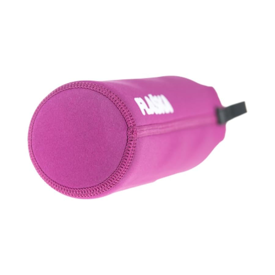 vista de la base de la botella reutilizable de vidrio flaska con funda de neopreno rosa y diseño princesa