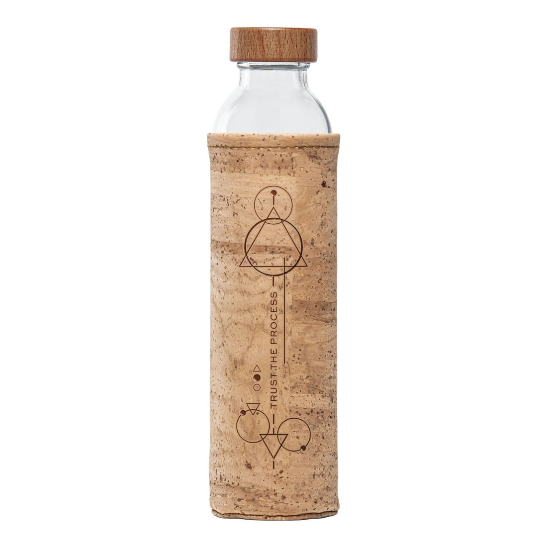botella de agua de cristal Flaska con tapón de rosca y funda protectora de tela de corcho con diseños geométricos pirograbados y el texto "Confía en el Proceso"
