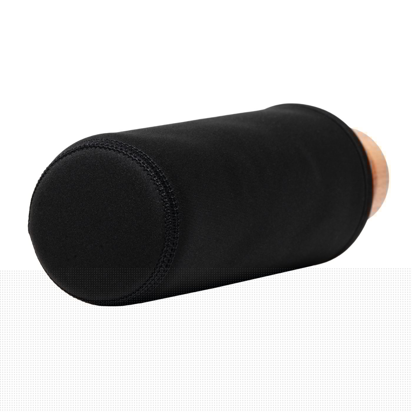 vista de la base botella de agua de cristal Flaska con funda de neopreno negra